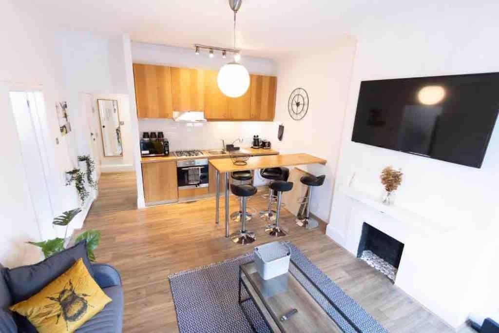 Lovely 2 Bedroom Apartment In Chelsea Sw3 Londen Buitenkant foto