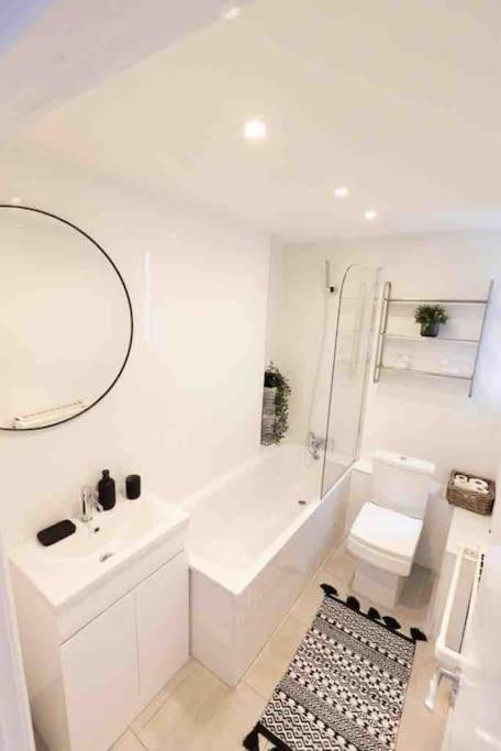 Lovely 2 Bedroom Apartment In Chelsea Sw3 Londen Buitenkant foto