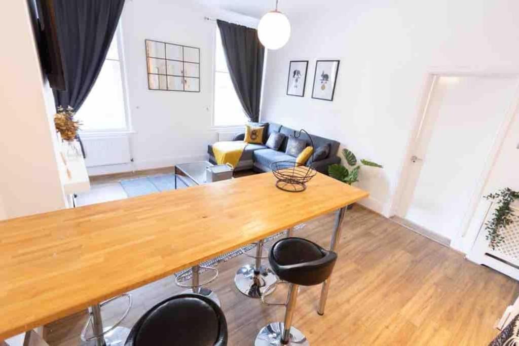 Lovely 2 Bedroom Apartment In Chelsea Sw3 Londen Buitenkant foto